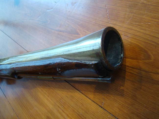 A British Navy brass barreled flintlock blunderbuss by James Farmer dated 1744 — image 3